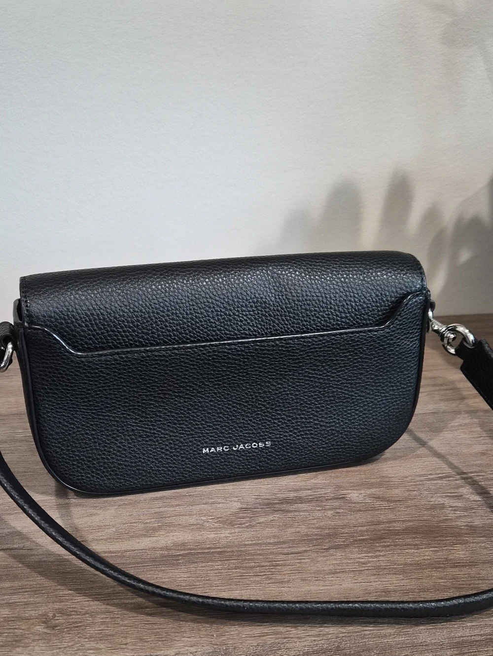 Marc Jacobs Pebbled Leather Crossbody with Silver Turnlock. NO crossbody Strap